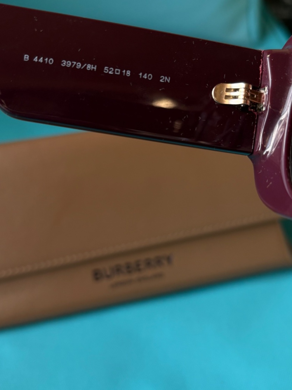 Authentic Burberry sunglasses - Picture 3 of 5